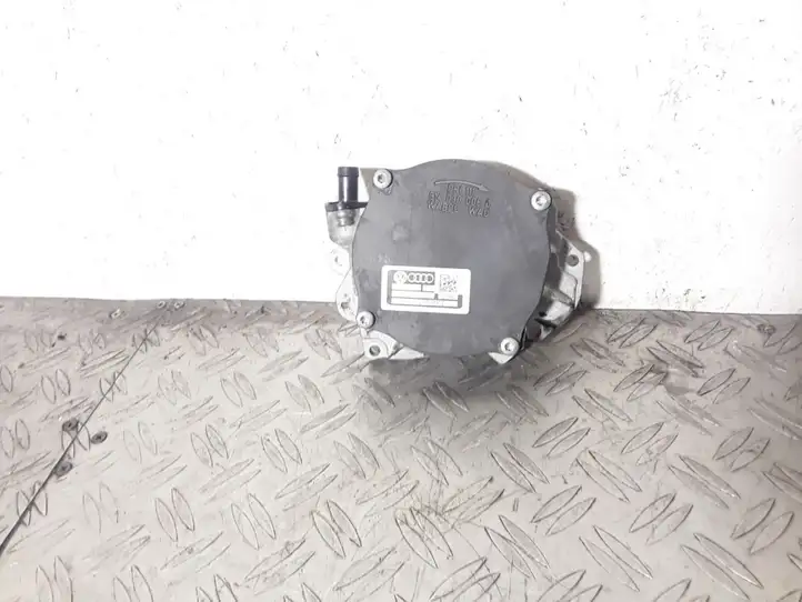 Audi TT TTS Mk2 (2010 - 2014) 03L145100B Вакуумный насос — фото 1