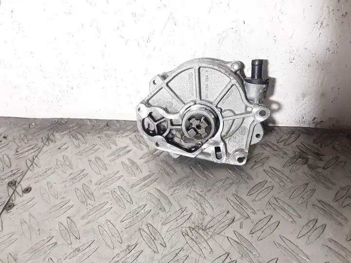 Audi TT TTS Mk2 (2010 - 2014) 03L145100B Вакуумный насос — фото 4