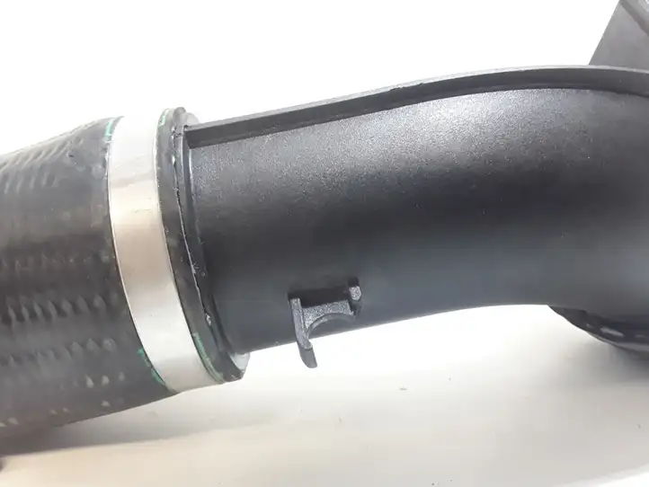 BMW M6 F06/F12/F13 (2012 - 2018) 13717843221 Трубка подачи воздуха — фото 4