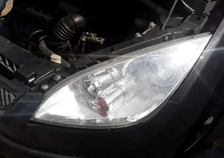 Mitsubishi Colt (2004 - 2008) 0301208201 Передняя фара — фото 4