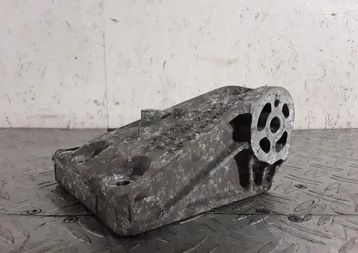 Porsche Cayenne (9PA) (2002 - 2010) 9481152012R Кронштейн двигателя — фото 9