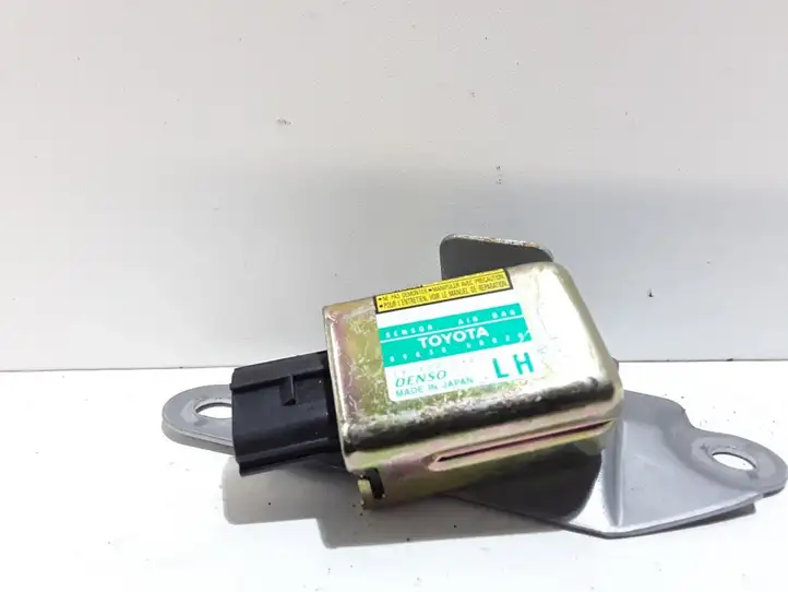Toyota Land Cruiser (J120) (2002 - 2009) 8983060020 Датчик удара SRS — фото 1