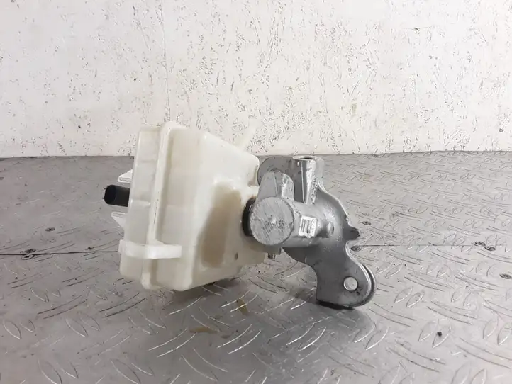 BMW 5 E60 E61 (2004 - 2010) 32067179D Главный тормозной цилиндр — фото 2