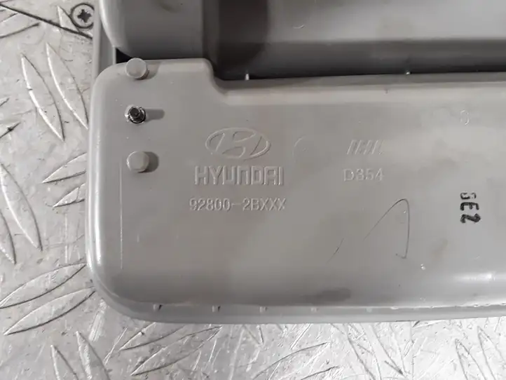 Hyundai Santa Fe (2005 - 2009) 928002BXXX Передняя подсветка — фото 2