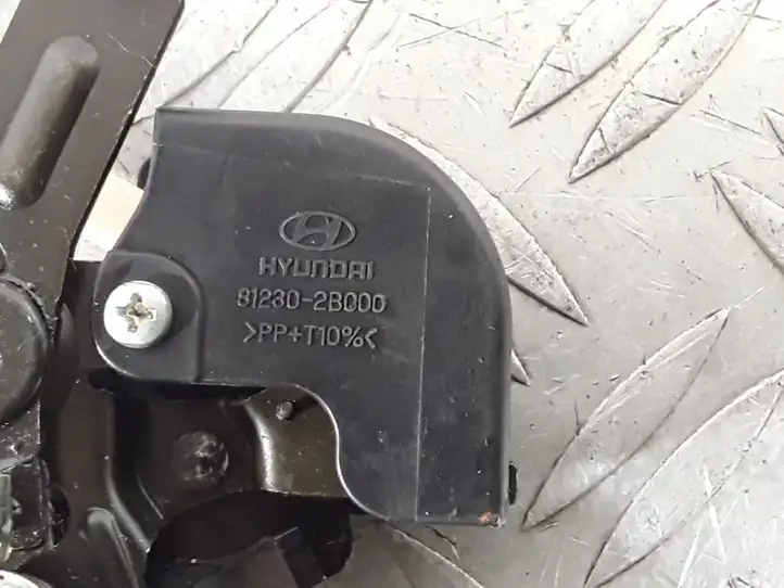 Hyundai Santa Fe (2005 - 2009) 812302B000 Замок крышки багажника — фото 2