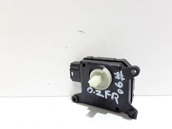 Opel Zafira B (2003 - 2006) 309370600 Двигатель задвижки потока воздуха — фото 2