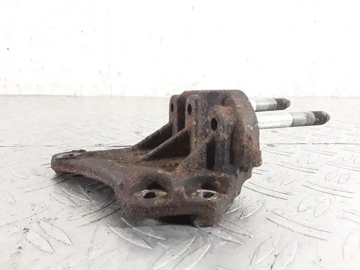 Mitsubishi Outlander (2007 - 2012) Кронштейн двигателя — фото 1