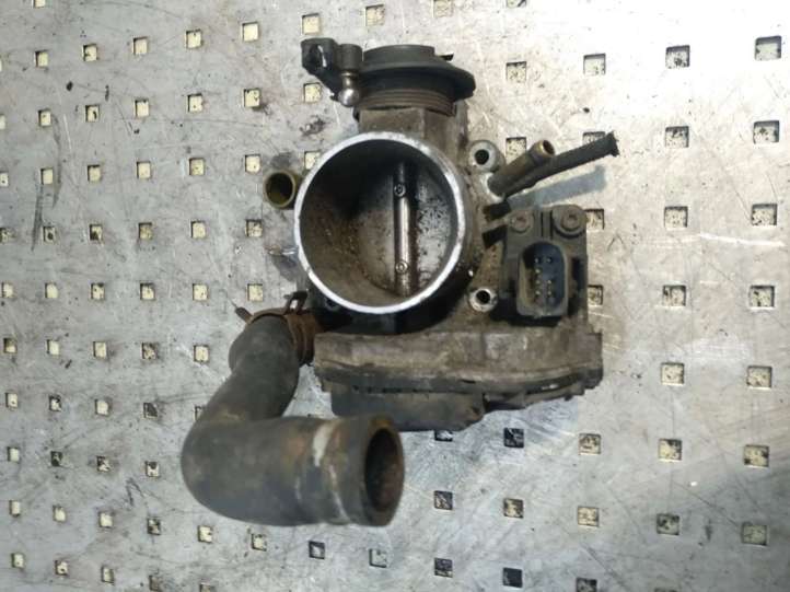 058133063 Audi A4 S4 B5 8D Droselinė sklendė