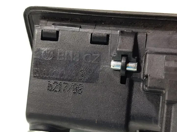 Audi A4 S4 B8 8K (2007 - 2011) 5N0627566 Ручка крышки багажника — фото 6