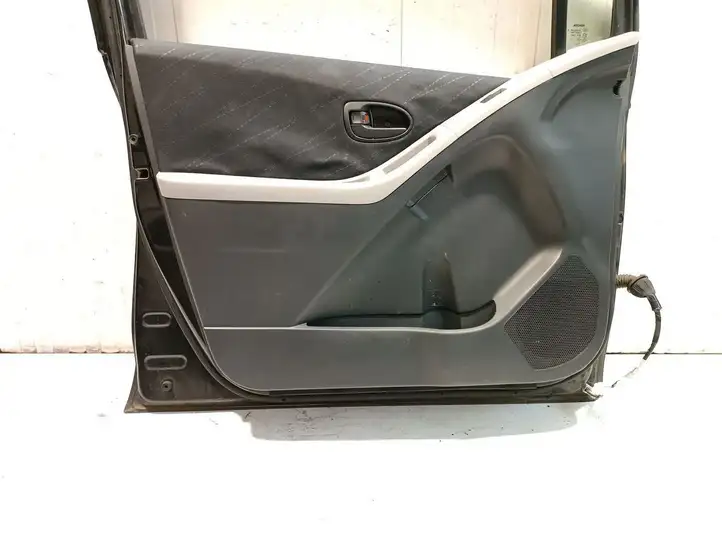 Toyota Yaris (2005 - 2009) Дверь — фото 7