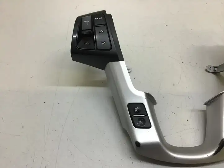 Kia Sorento (2009 - 2014) 967202P1001 Кнопки на рулевом колесе — фото 5
