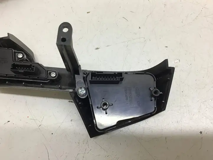 Kia Sorento (2009 - 2014) 967202P1001 Кнопки на рулевом колесе — фото 6