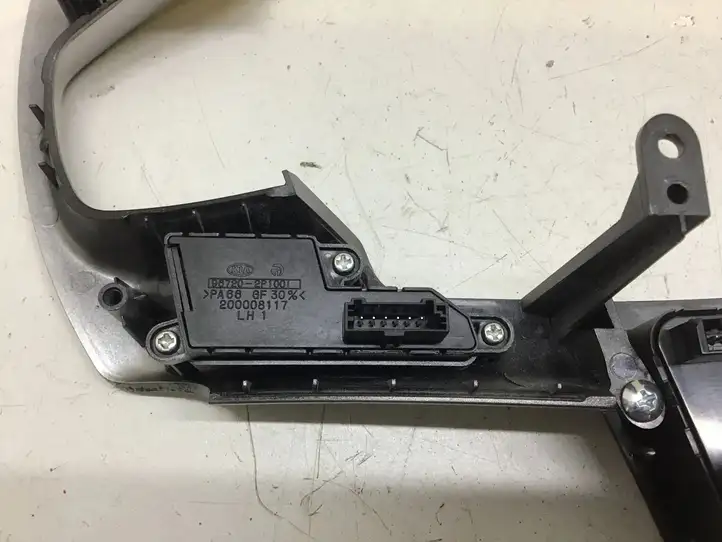 Kia Sorento (2009 - 2014) 967202P1001 Кнопки на рулевом колесе — фото 7