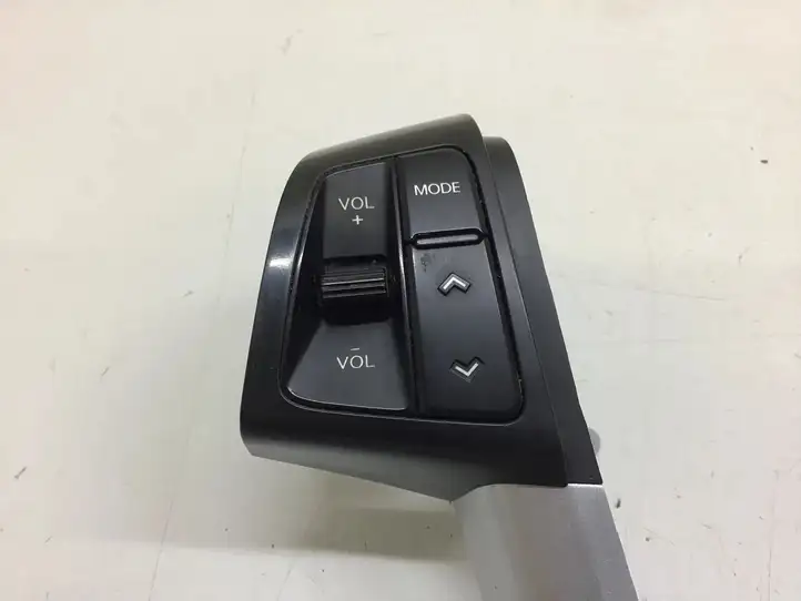 Kia Sorento (2009 - 2014) 967202P1001 Кнопки на рулевом колесе — фото 12