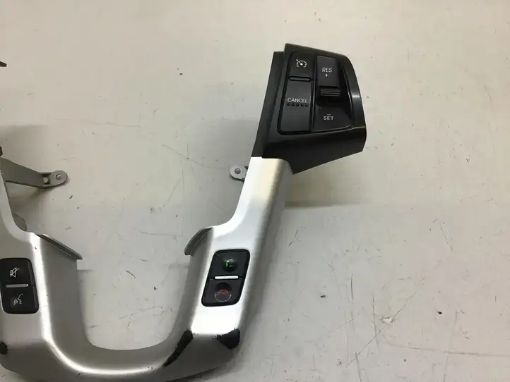 Kia Sorento (2009 - 2014) 967202P1001 Кнопки на рулевом колесе — фото 17