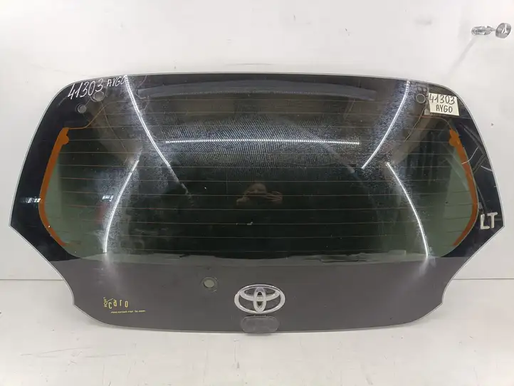 Toyota Aygo AB10 (2005 - 2008) Открывающееся стекло крышки багажника — фото 1