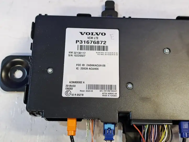Volvo XC90 (2014 - 2019) 31676872 Блок GSM — фото 4