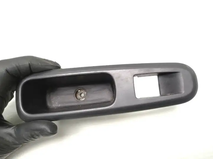 Peugeot 5008 (2009 - 2013) 96759764ZD Накладка кнопки стеклоподъемника — фото 2