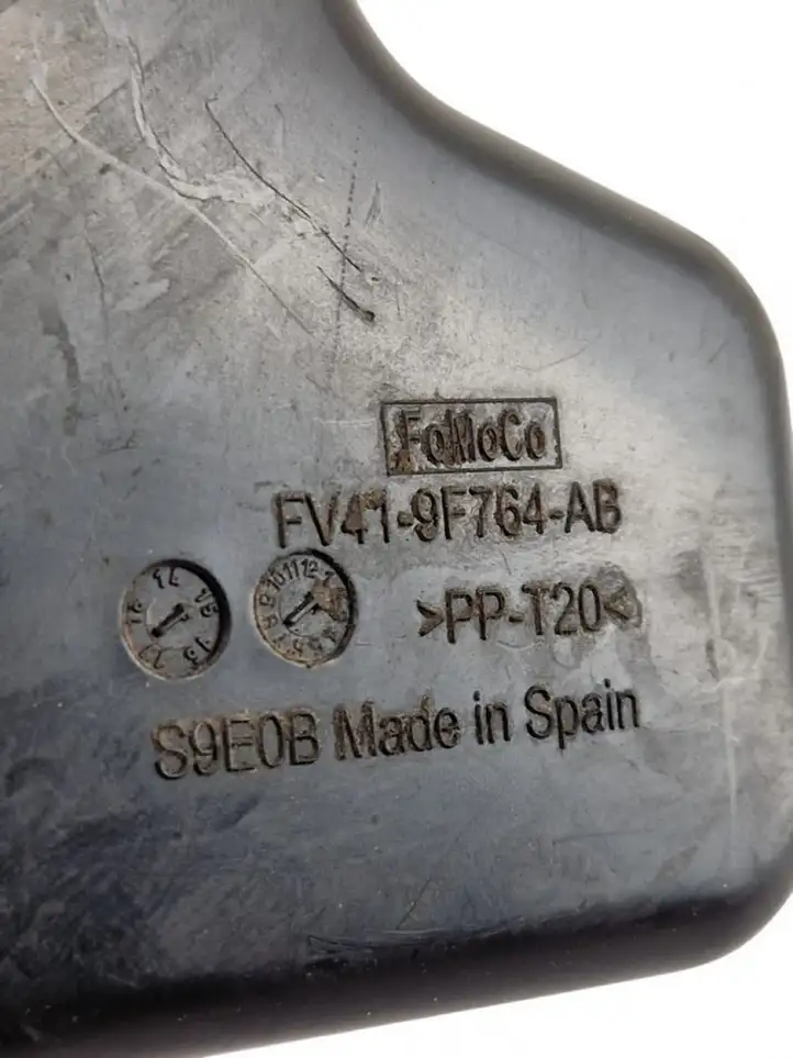 Ford Kuga II (2013 - 2019) Шланг сапуна — фото 3