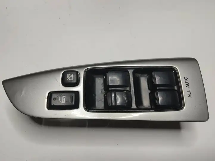 Toyota Land Cruiser (J120) (2002 - 2009) 8404060050 Блок кнопок стеклоподъемников — фото 1