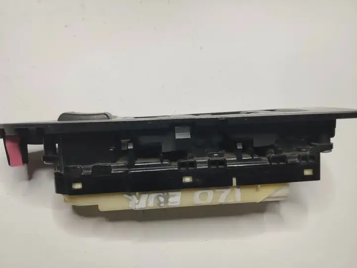 Toyota Land Cruiser (J120) (2002 - 2009) 8404060053 Блок кнопок стеклоподъемников — фото 4