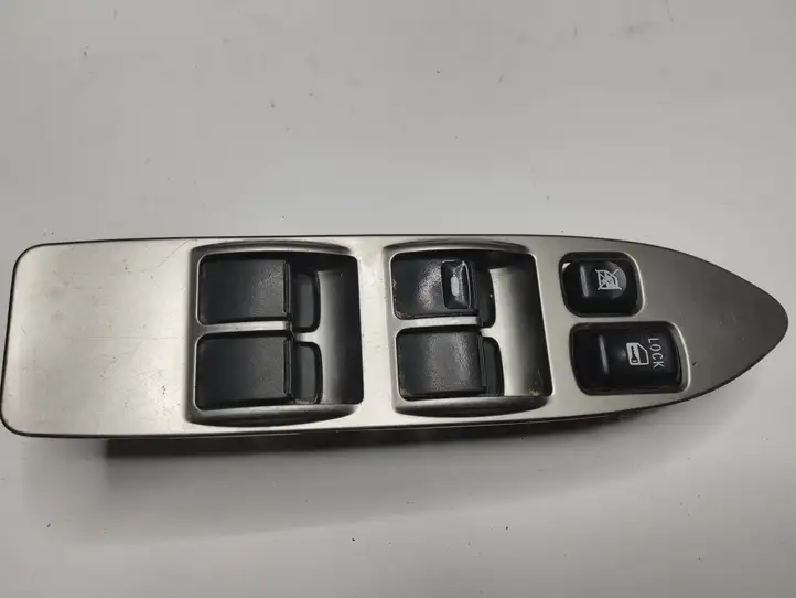 Mitsubishi Pajero (2006 - 2011) 2988D1 Кнопка стеклоподъемников — фото 1
