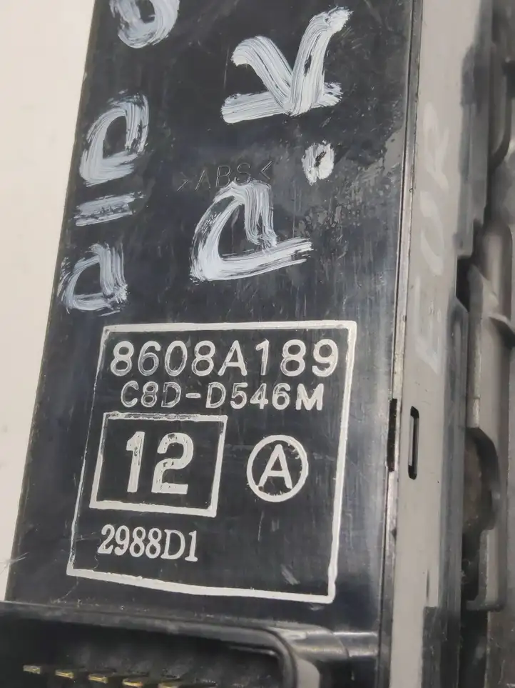 Mitsubishi Pajero (2006 - 2011) 2988D1 Кнопка стеклоподъемников — фото 5
