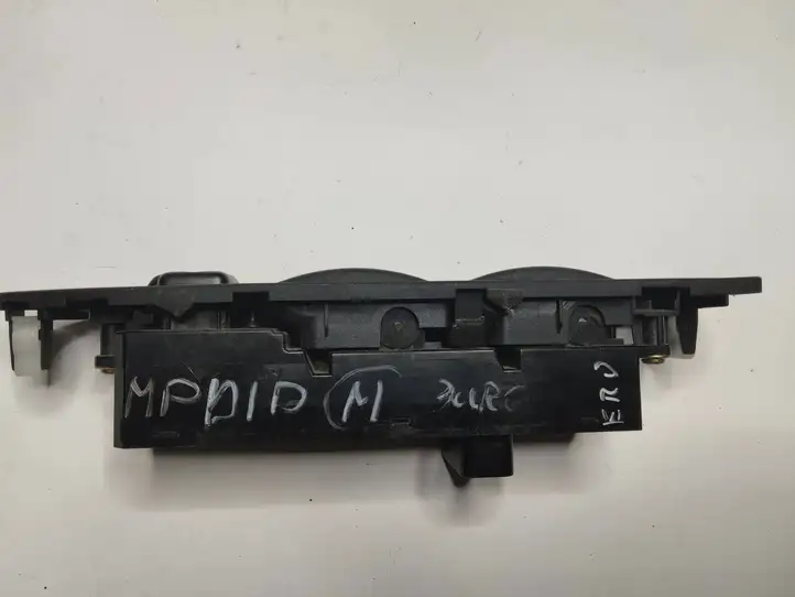 Mitsubishi Pajero (2006 - 2011) 8608A110 Блок кнопок стеклоподъемников — фото 4