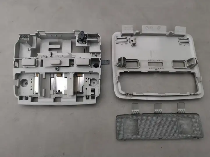 Toyota Avensis T250 (2006 - 2009) 17670010 Передняя подсветка — фото 4