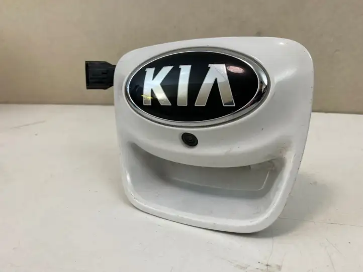 Kia Picanto (2011 - 2015) 817201Y020 Ручка багажника с камерой — фото 6