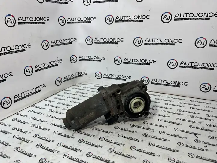 BMW X3 E83 (2003 - 2010) 847222777 Электродвигатель раздаточной коробки — фото 1