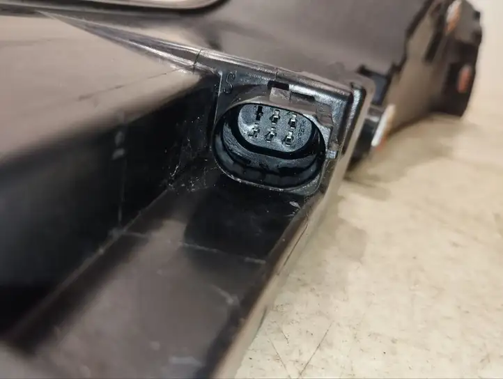 Porsche Cayenne (9Y0 9Y3) (2018 - ) 9Y0945081Q Задний фонарь в крышке багажника — фото 3