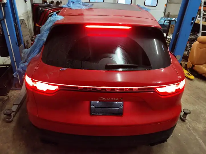 Porsche Cayenne (9Y0 9Y3) (2018 - ) 9Y0945081Q Задний фонарь в крышке багажника — фото 6