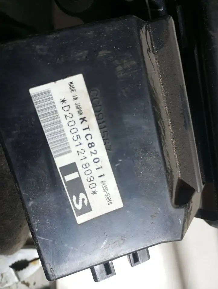 Lexus IS 220D-250-350 (2005 - 2010) 6435053010 Солнцезащитная шторка задней двери — фото 5