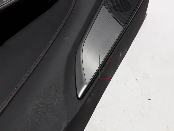 Lexus NX (2021 - ) 67630F602029 Обшивка задней двери — фото 4
