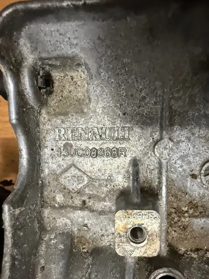 Renault Master III (2010 - ) 130C08368R Крышка головки блока цилиндров — фото 5