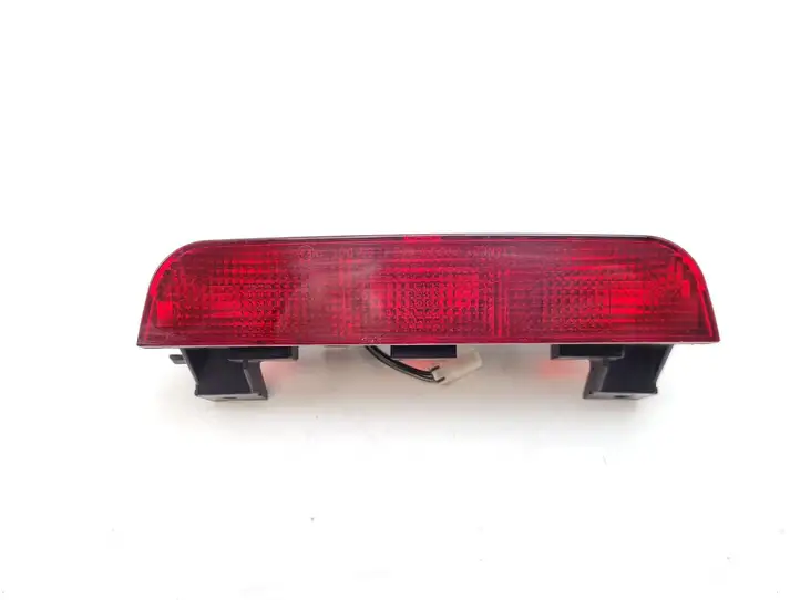 Mitsubishi Pajero (1999 - 2003) P0223A Дополнительный стоп фонарь — фото 1