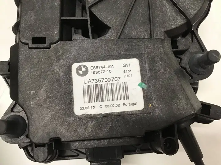 BMW 7 G11 G12 (2015 - 2022) 7441014 Замок крышки багажника — фото 2