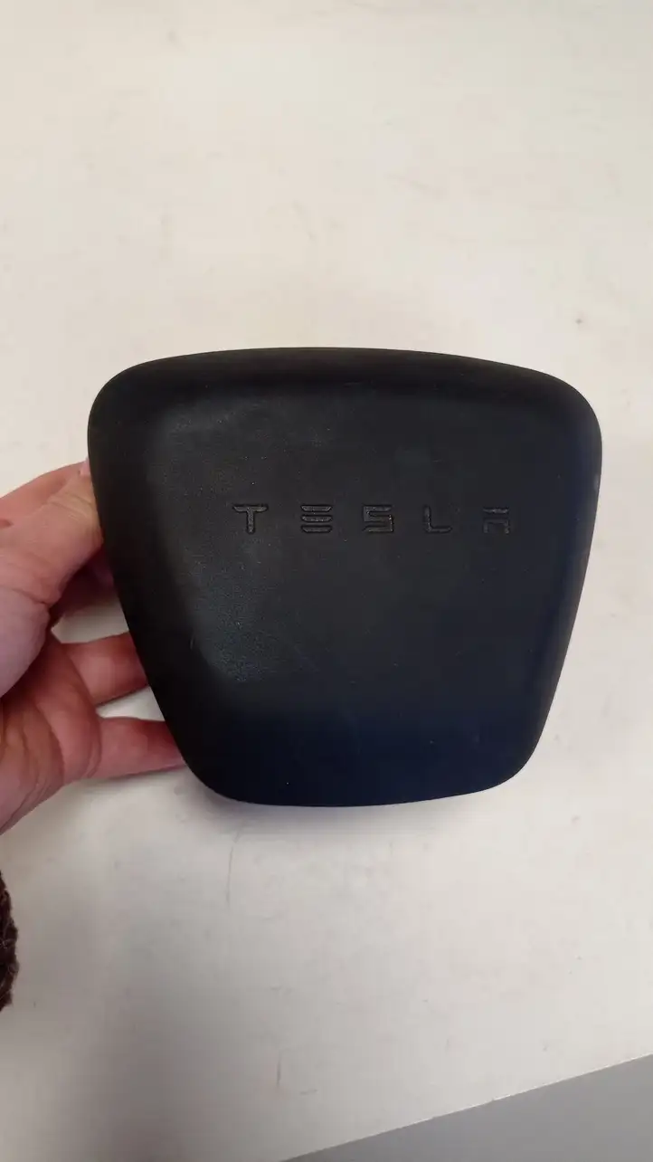 Tesla Model X (2021 - ) 162576900E Подушка безопасности руля — фото 7