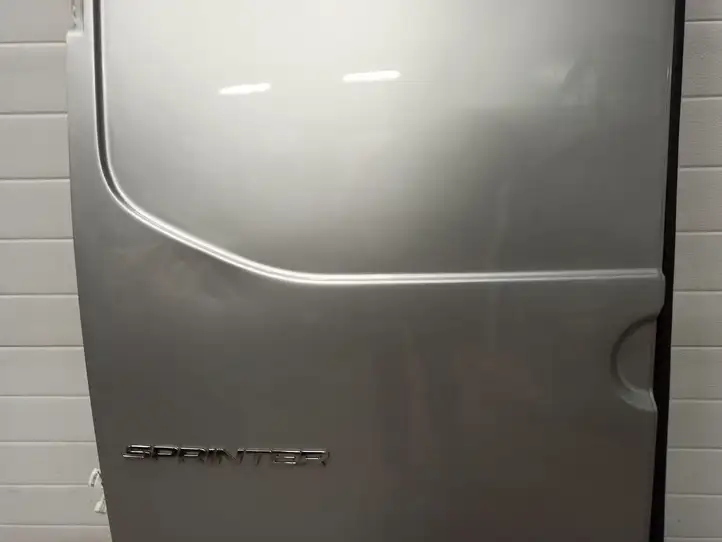 Mercedes-Benz Sprinter W907 W910 (2018 - ) Багажная дверь — фото 17