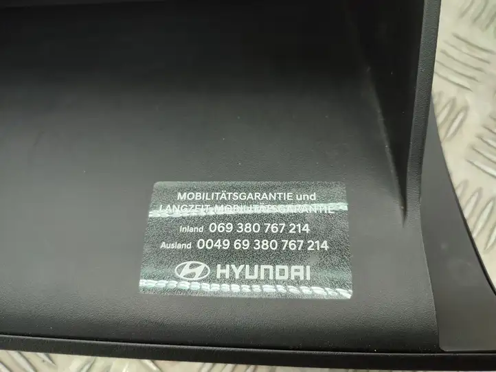 Hyundai i20 (BC3 BI3) (2020 - ) 84510Q0000NNB Крышка бардачка — фото 7