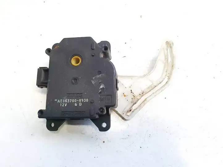 Toyota Corolla E120 E130 (2000 - 2004) ae0637008930 Двигатель задвижки потока воздуха — фото 1