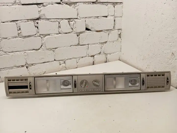 Volkswagen Transporter - Caravelle T5 (2003 - 2009) 7H5947105B Задняя подсветка — фото 1