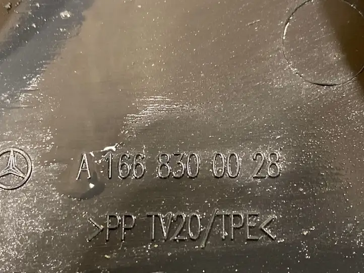 Mercedes-Benz ML W166 (2012 - 2017) A1668300028 Жабо стеклоочистителей — фото 7