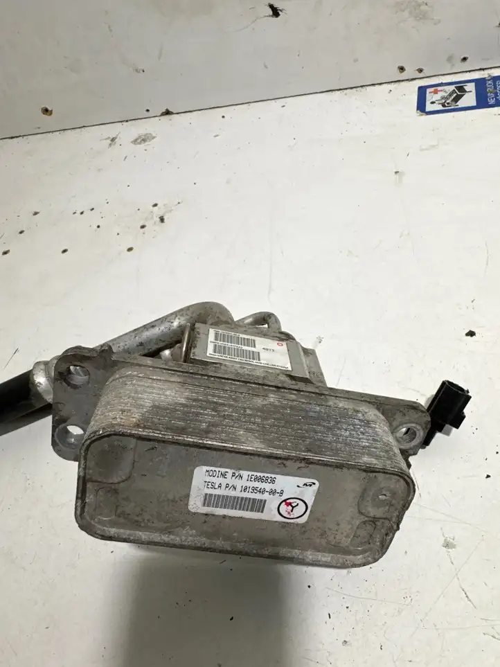 Tesla Model S (2012 - 2016) 101954000B Трубки и шланги кондиционера — фото 2
