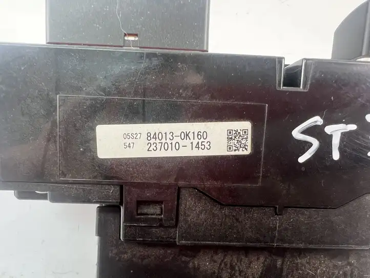Toyota Yaris (2009 - 2012) 886500K250 Управление климат контролем — фото 3