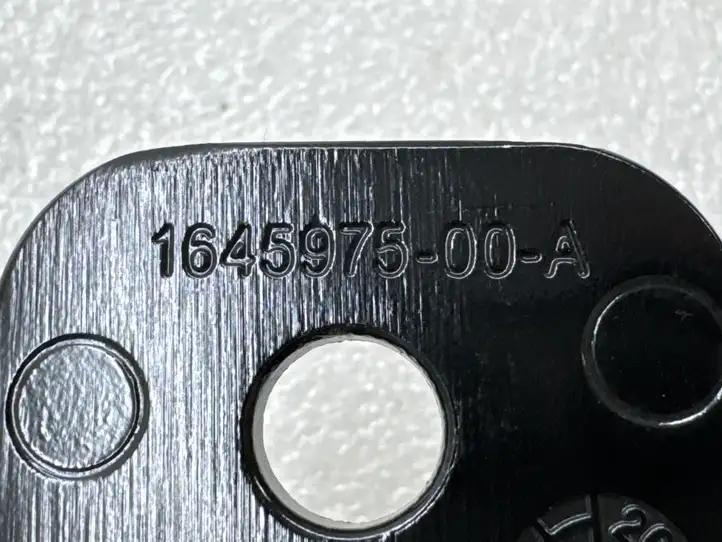 Tesla Model 3 (2024 - ) 164597500A Опорные кронштейны капота — фото 7