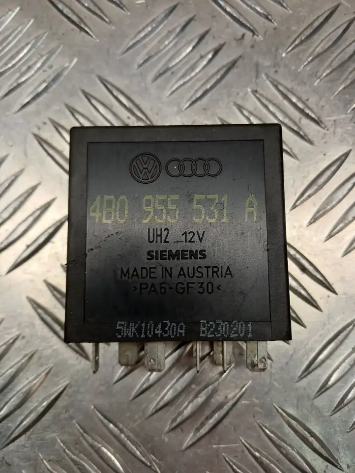 Audi A3/S3 8L (2000 - 2003) 4B0955531A Реле интервала стеклоочистителей — фото 1