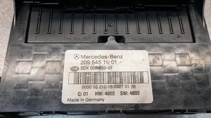 Mercedes-Benz CLK A209,C209 (2002 - 2009) 2095451001 Блок предохранителей — фото 4