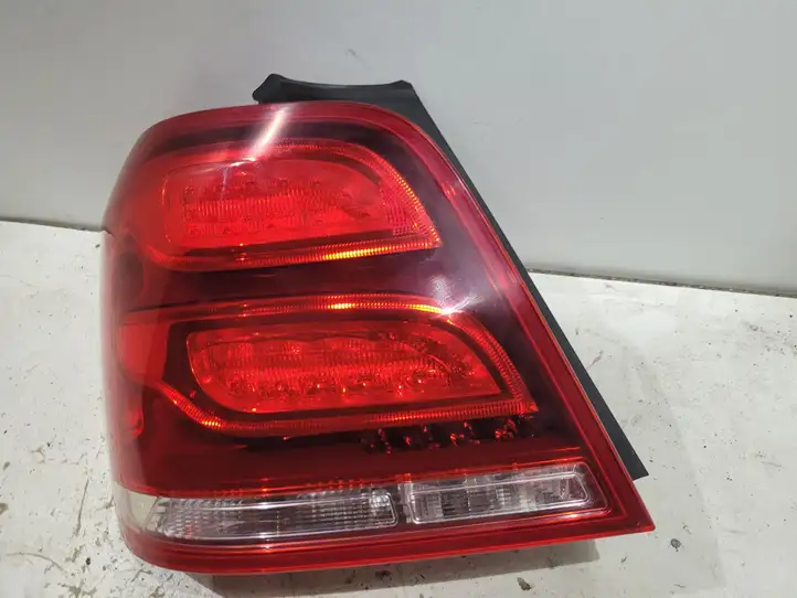 Mercedes-Benz GLK X204 (2008 - 2016) A2049066003 Задний фонарь в кузове — фото 1